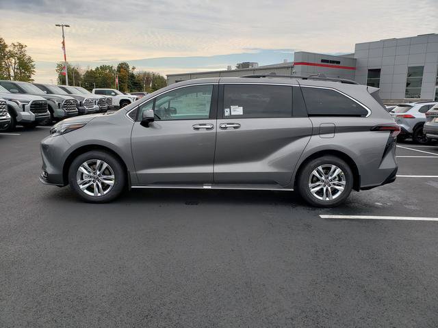 New 2026 Toyota Sienna XLE AWD/4WD image 9