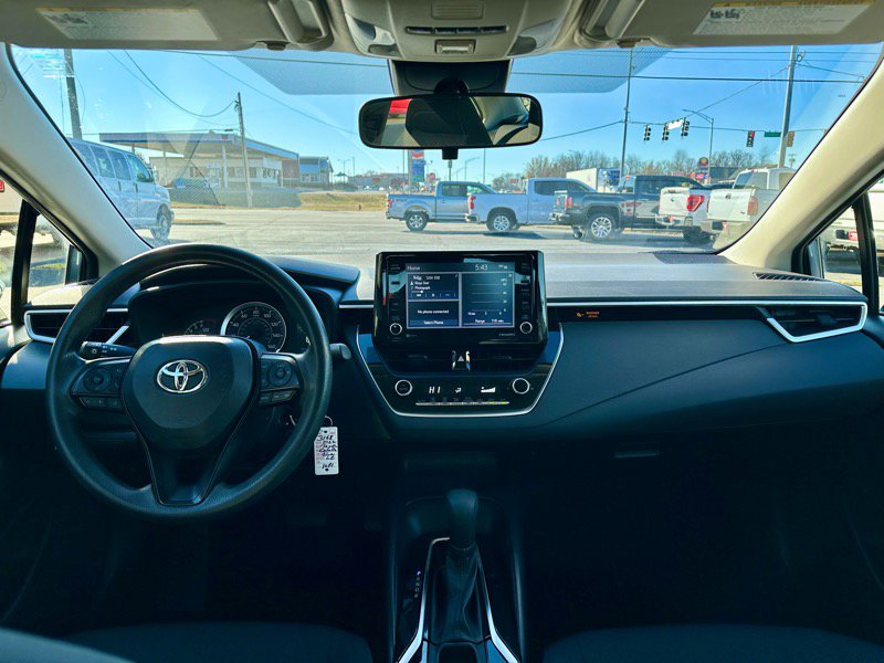 Used 2022 Toyota Corolla LE image 11