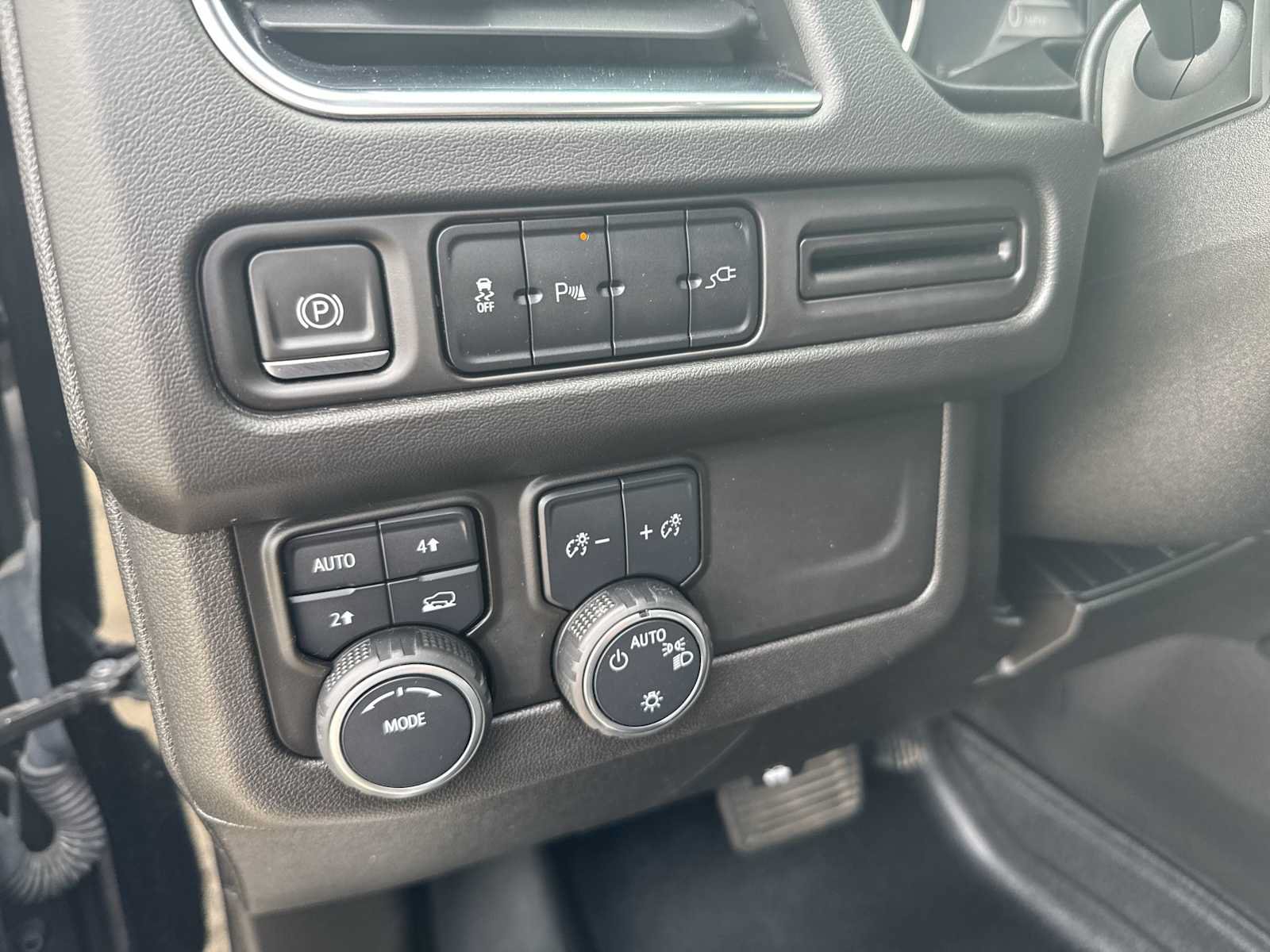Certified 2021 Chevrolet Tahoe RST AWD/4WD image 28