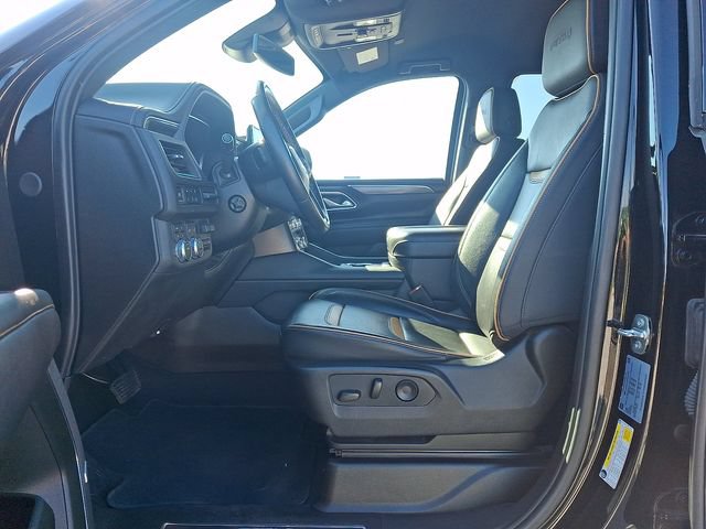 Used 2024 GMC Yukon XL AT4 w/ Technology Package AWD/4WD image 17