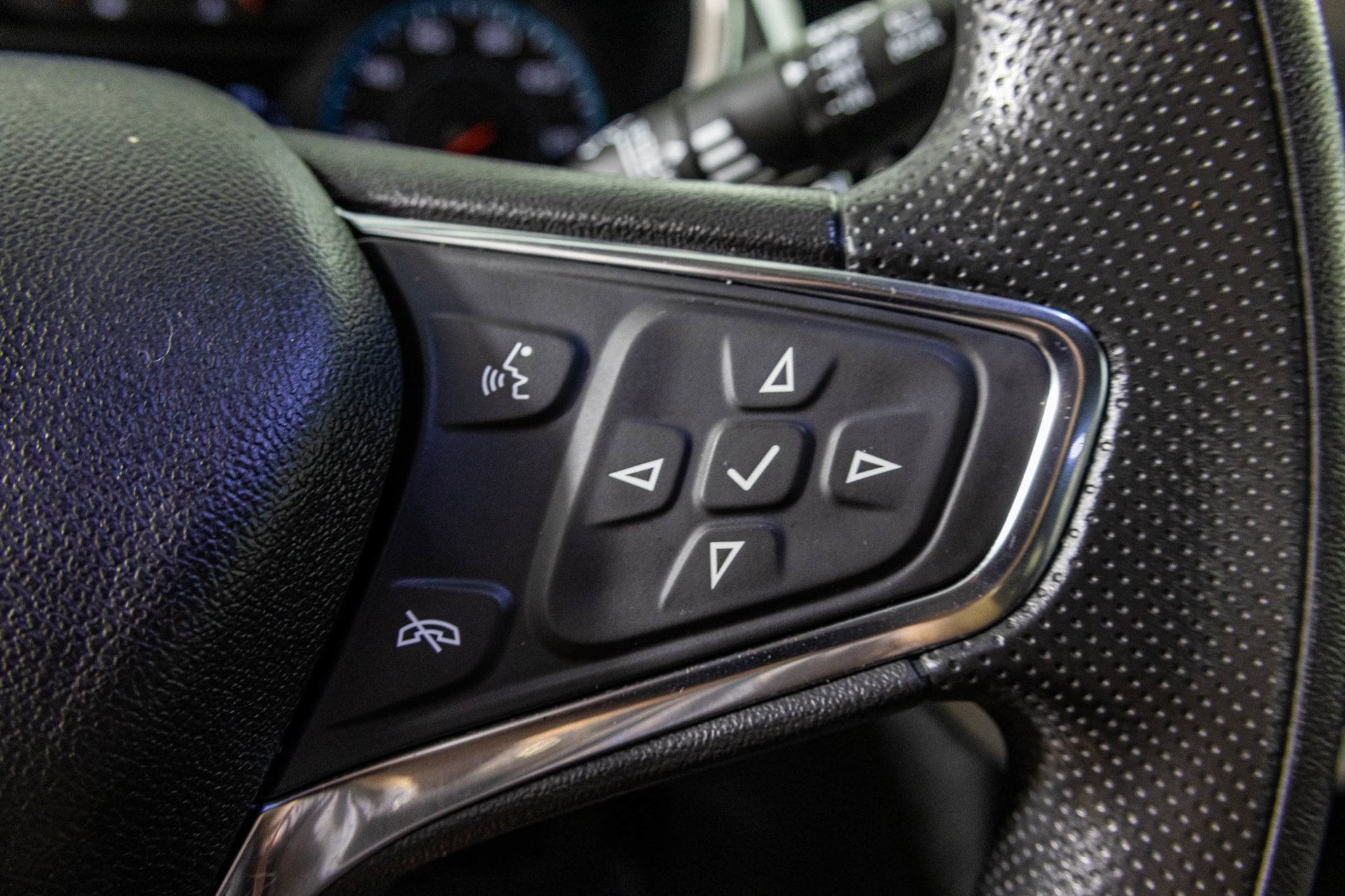 Used 2020 Chevrolet Equinox LS w/ LS Convenience Package FWD image 29