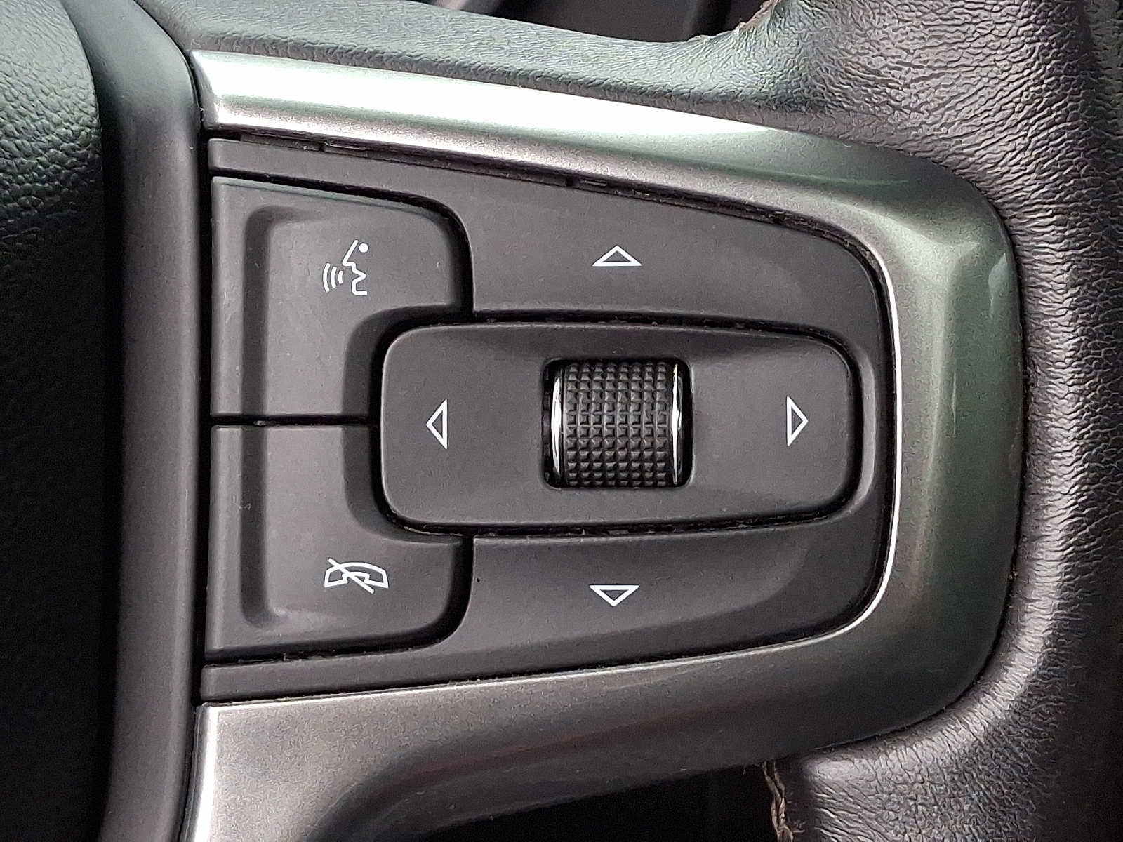 Used 2023 Chevrolet Tahoe Premier image 25