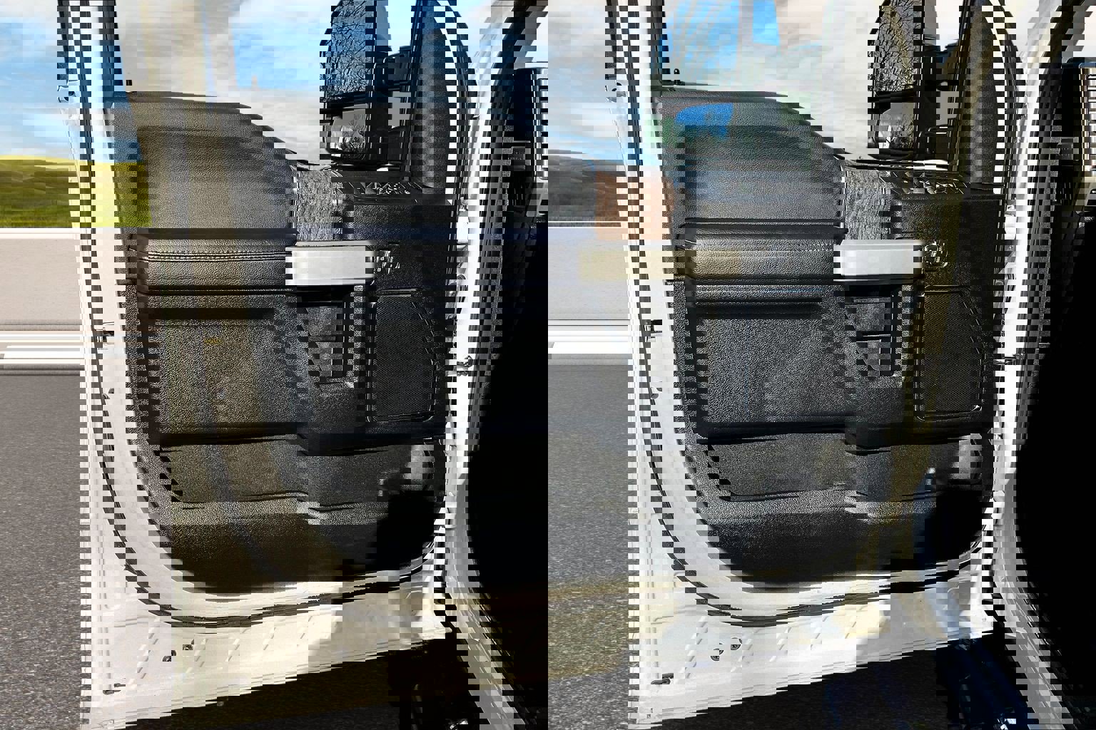 Used 2017 Ford F350 Lariat w/ Lariat Ultimate Package image 13