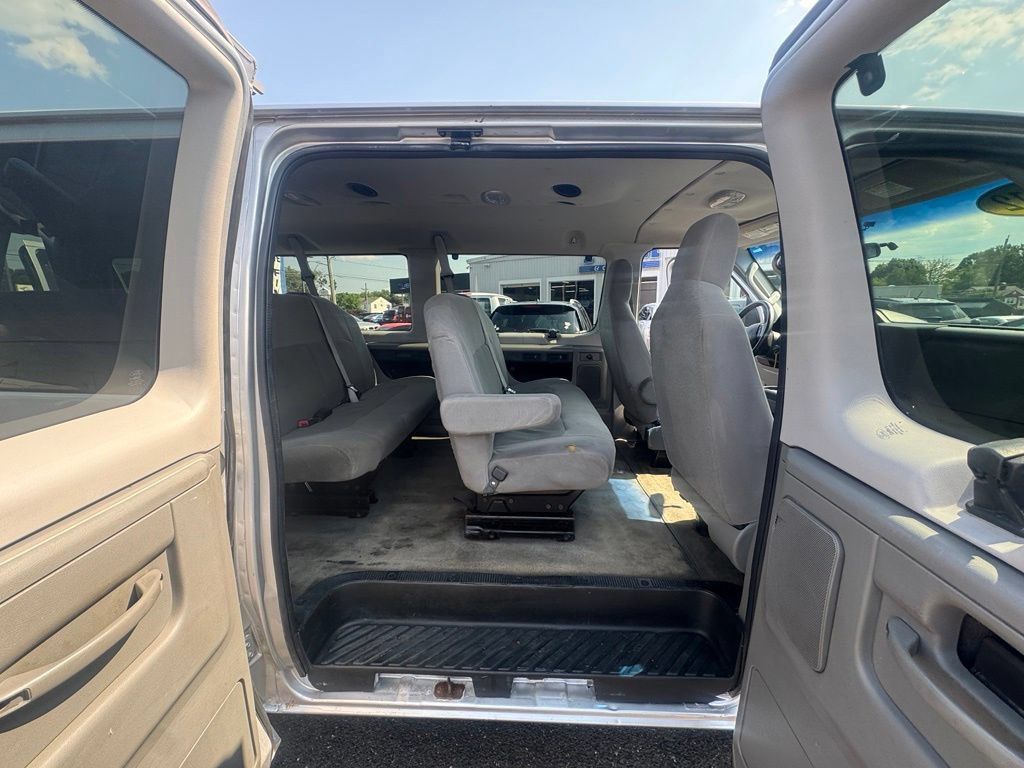 Used 2012 Ford E-350 and Econoline 350 XLT RWD image 29