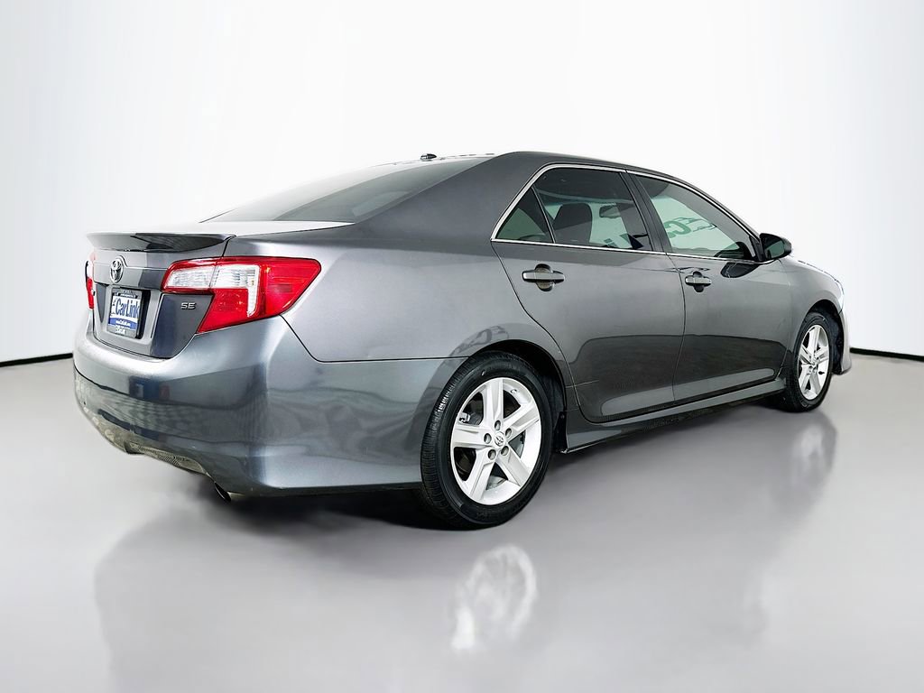 Used 2014 Toyota Camry SE w/ Leather Package FWD image 8