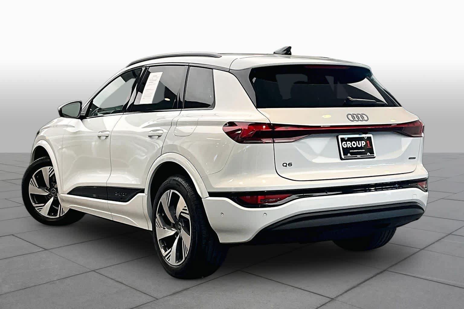 Used 2025 Audi Q6 e-tron Premium Plus w/ Premium Plus AWD/4WD image 11