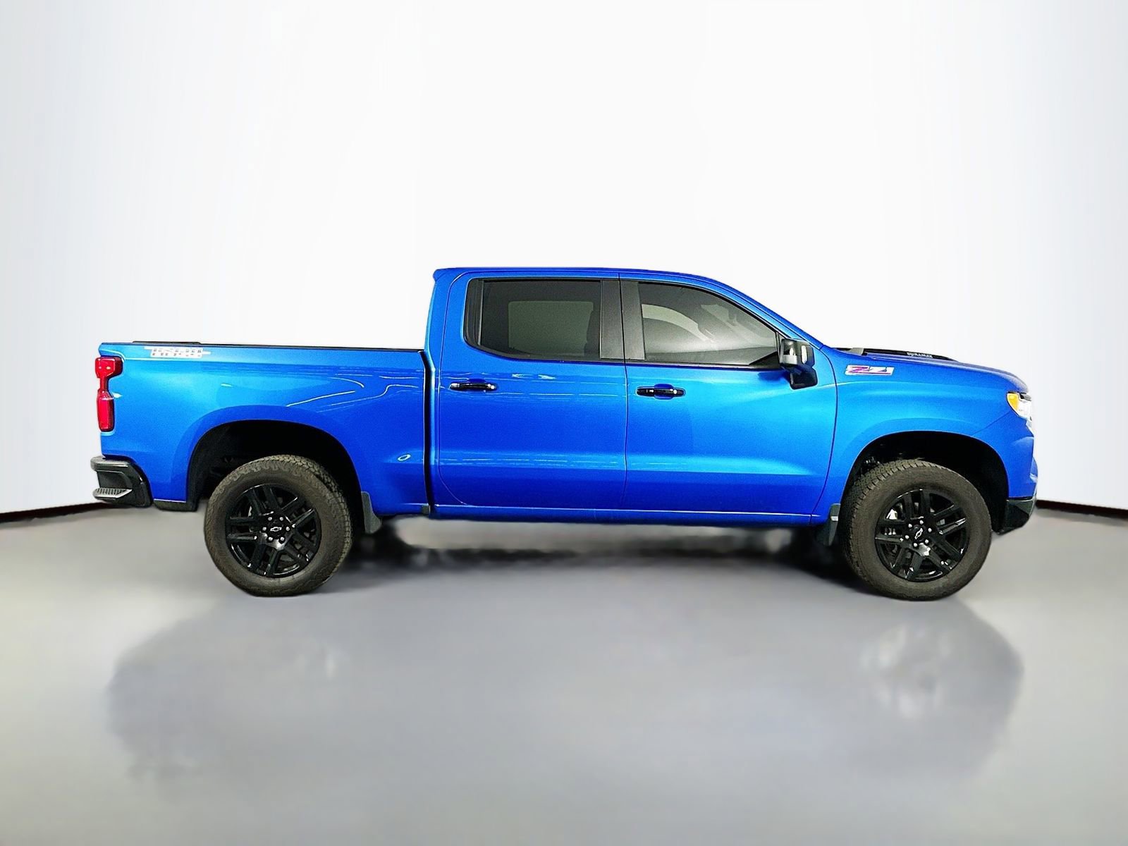 Used 2025 Chevrolet Silverado 1500 LT Trail Boss w/ LT Trail Boss Premium Package AWD/4WD image 12
