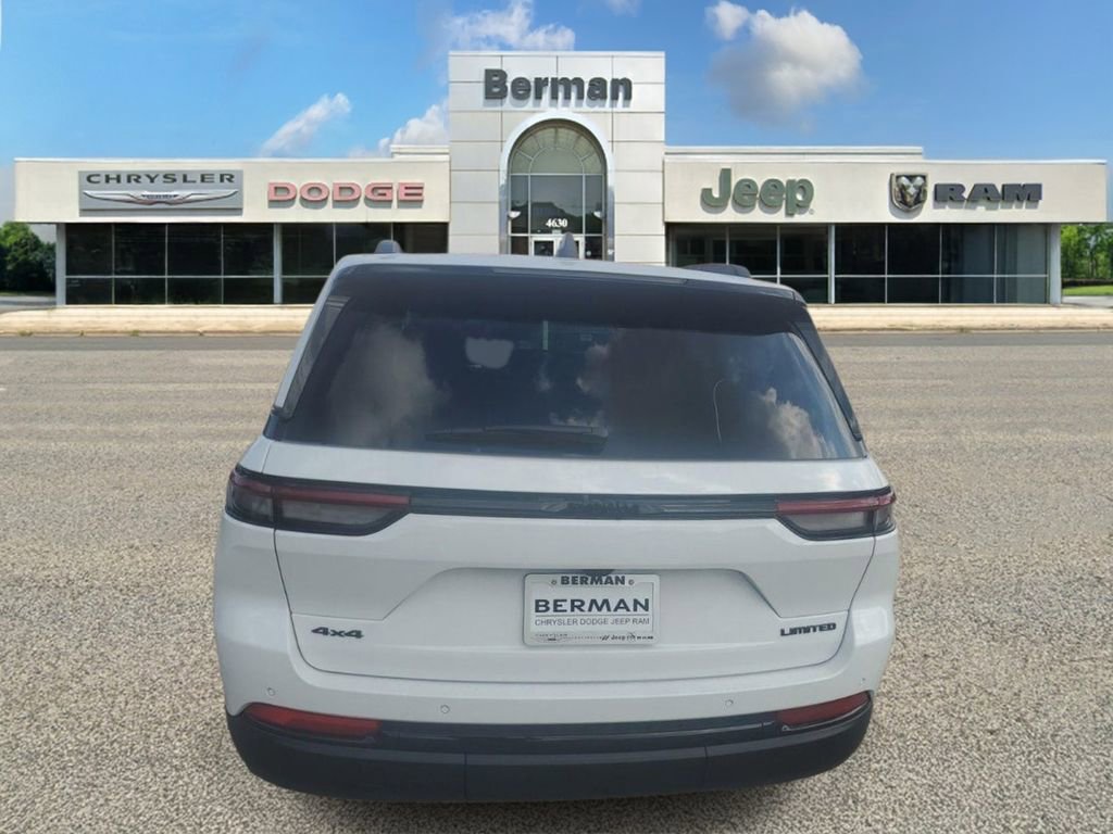 Used 2025 Jeep Grand Cherokee Limited w/ Black Appearance Package image 7