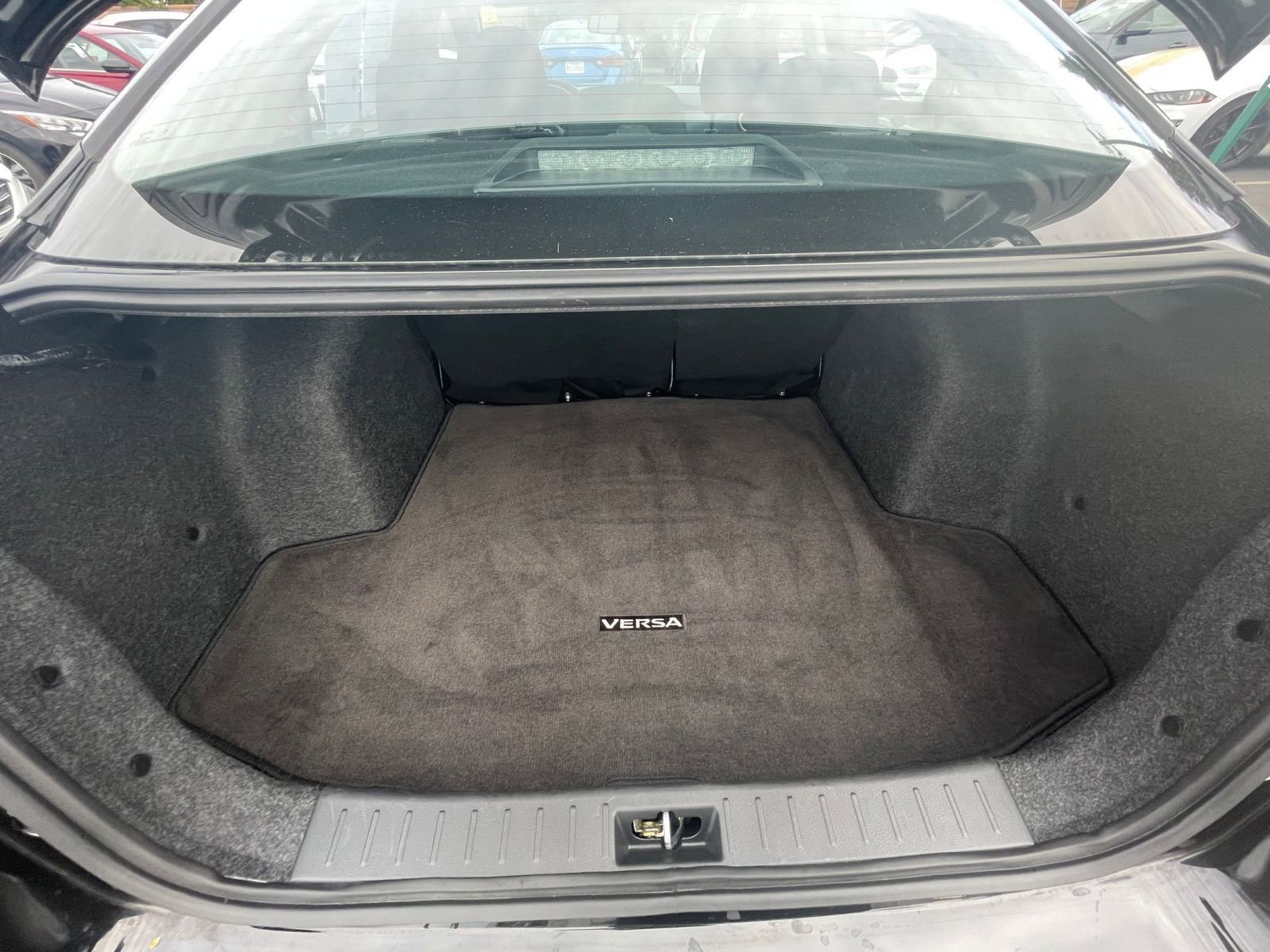 Used 2025 Nissan Versa SV image 25