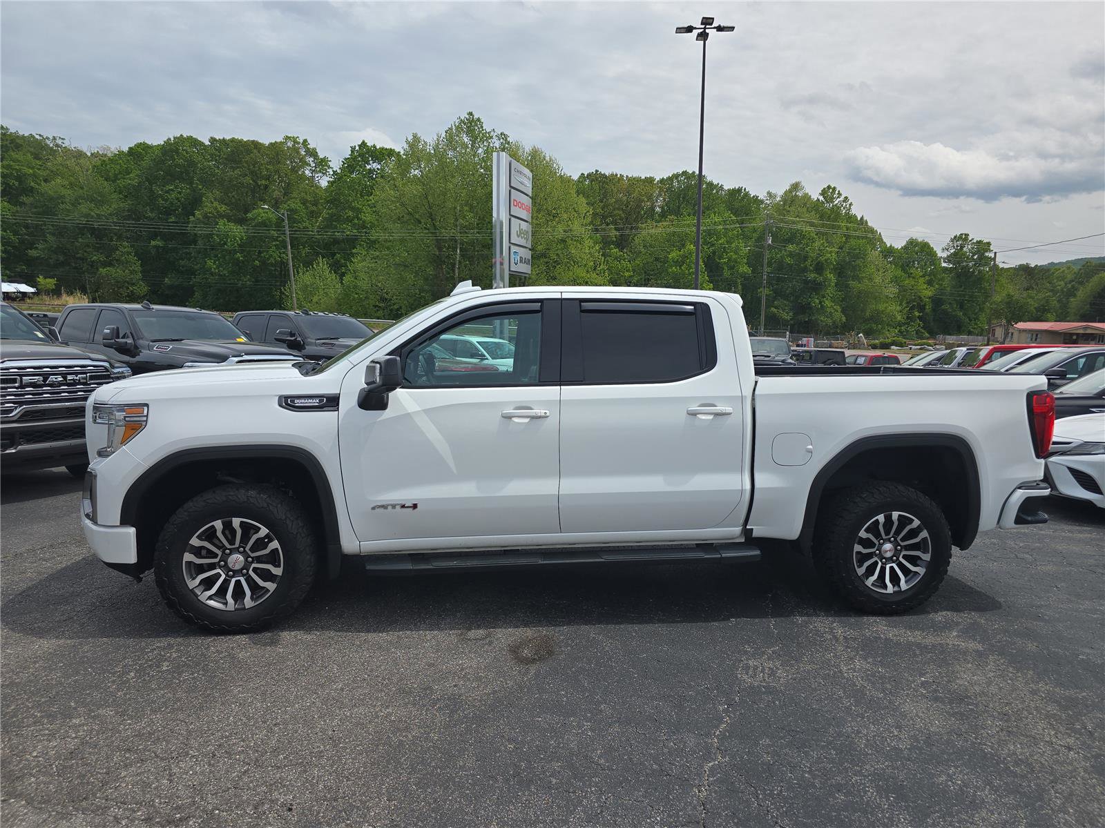 Used 2020 GMC Sierra 1500 AT4 w/ AT4 Premium Package AWD/4WD image 6