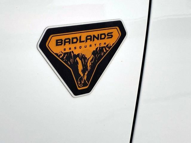Used 2025 Ford Bronco Badlands image 10