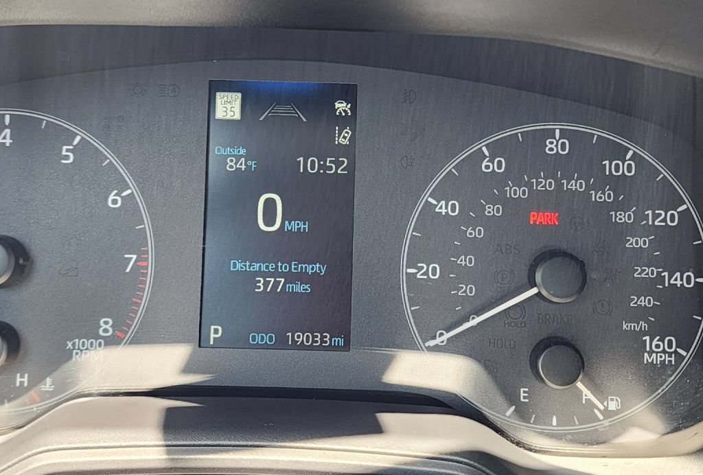 Used 2025 Toyota Corolla LE w/ LE Premium Package FWD image 4