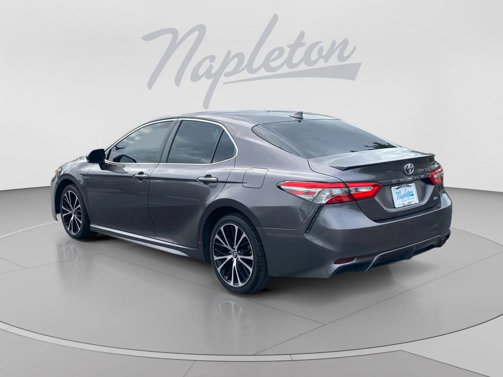 Used 2019 Toyota Camry SE FWD image 3