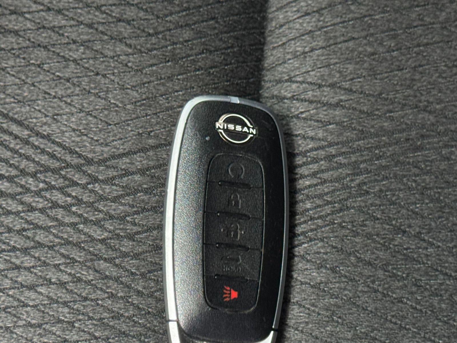 Used 2025 Nissan Rogue SV FWD image 27