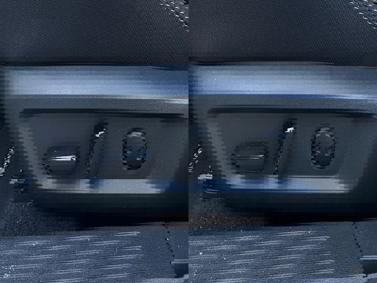 Used 2025 Nissan Rogue SV image 11