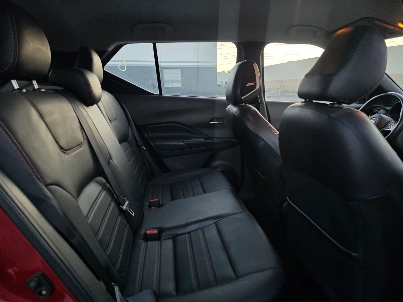 Used 2019 Nissan Kicks SR w/ SR Premium Package FWD image 11
