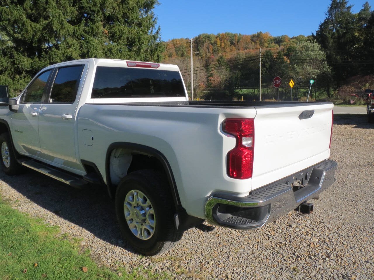 Used 2023 Chevrolet Silverado 2500 LT AWD/4WD image 7