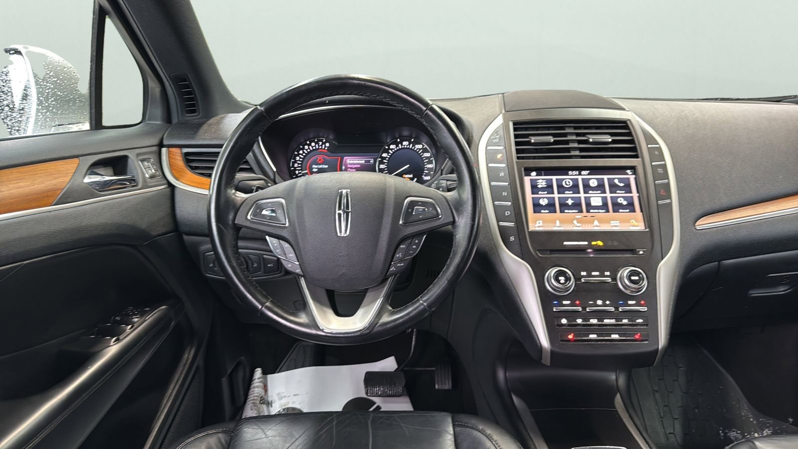 Used 2019 Lincoln MKC Select w/ Select Plus Package FWD image 9