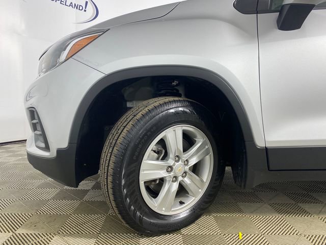 Certified 2022 Chevrolet Trax LS w/ Tint and Cruise Package image 31