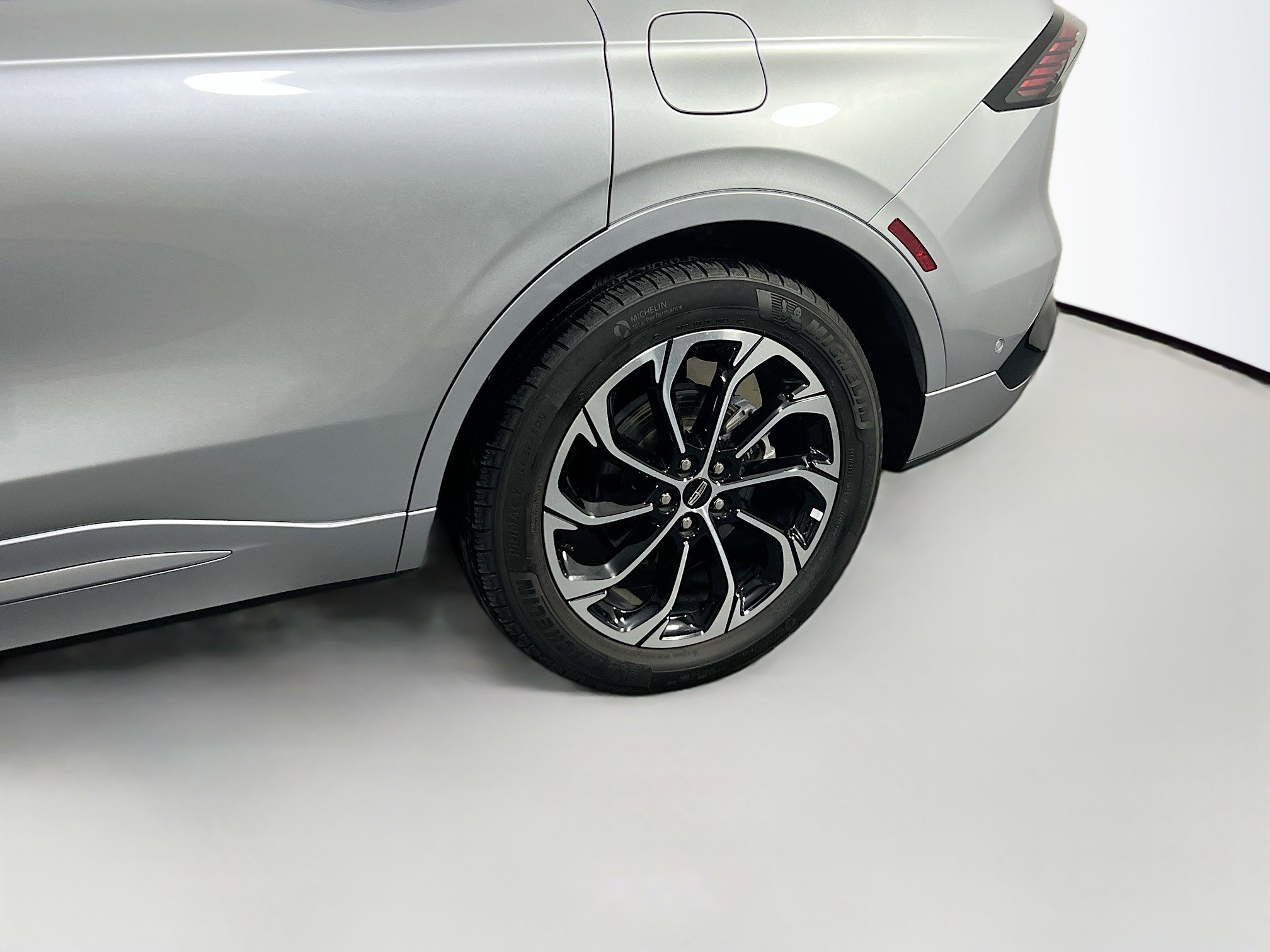 Used 2024 Lincoln Nautilus Reserve image 30