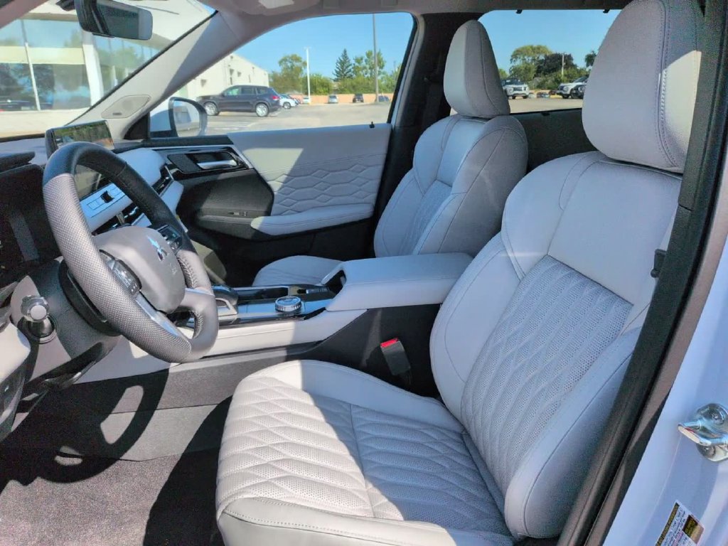 New 2026 Mitsubishi Outlander SEL AWD/4WD image 18