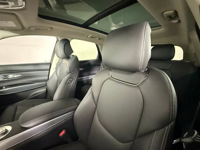 Used 2023 Genesis GV70 2.5T Select w/ Select Package image 9