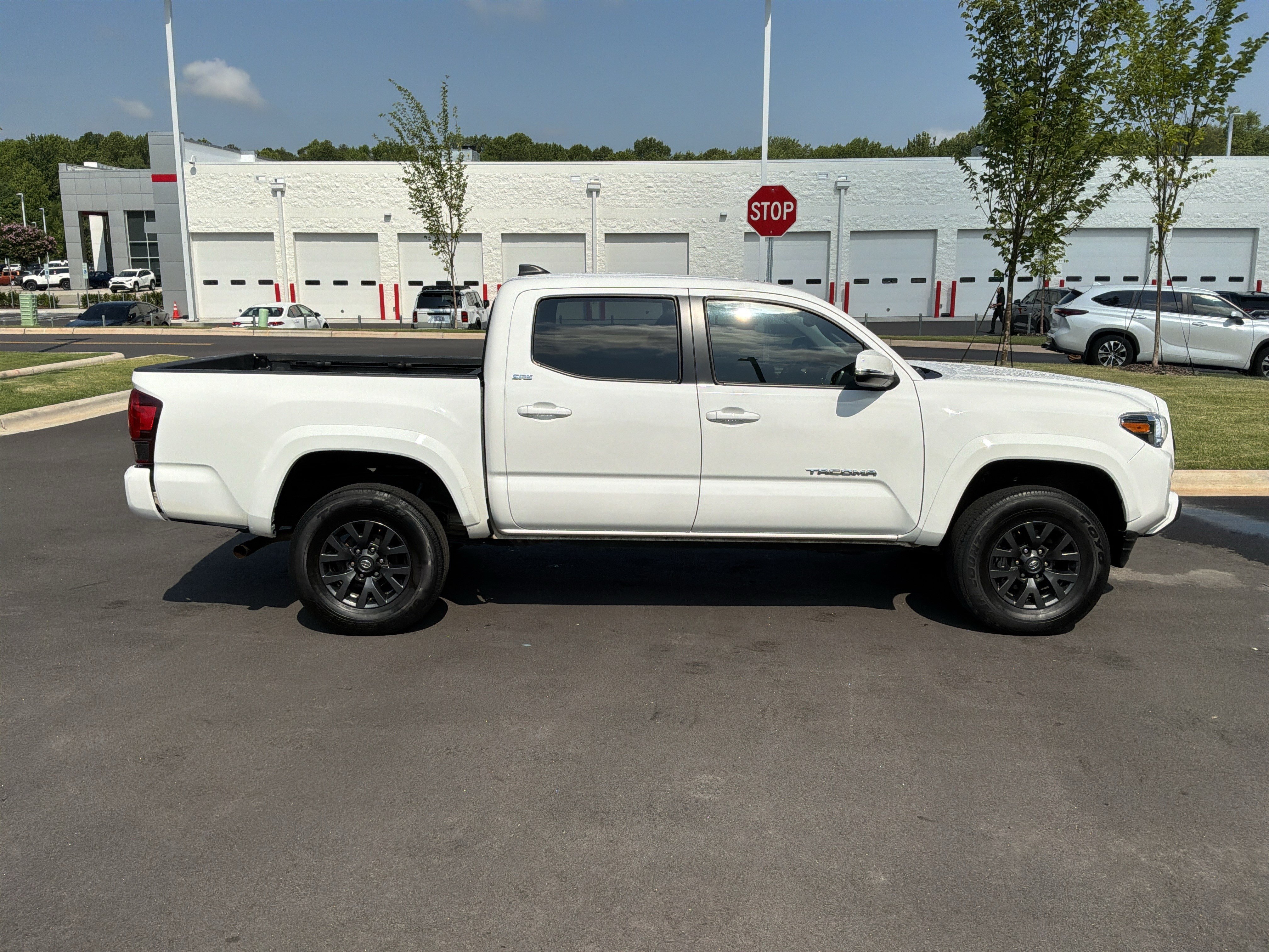 Used 2023 Toyota Tacoma SR5 w/ Technology Package RWD image 11