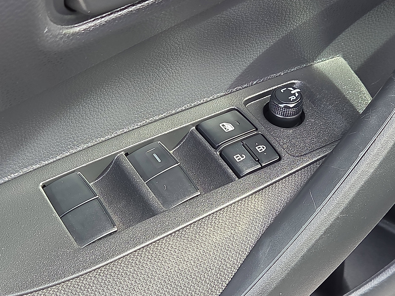 Used 2022 Toyota Corolla LE image 13