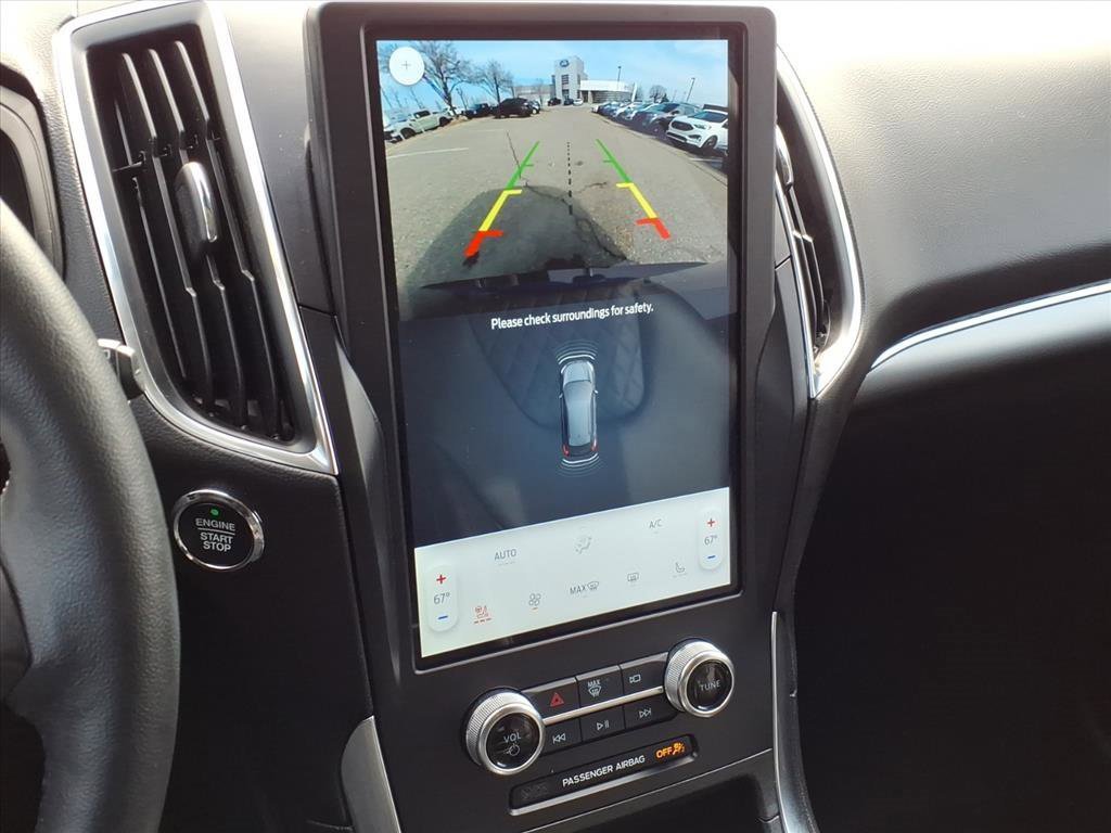 Used 2024 Ford Edge Titanium image 16
