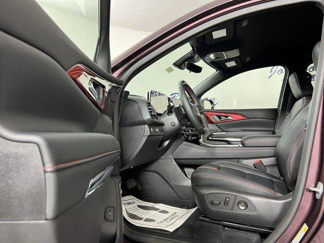 New 2025 Chevrolet Traverse RS image 11