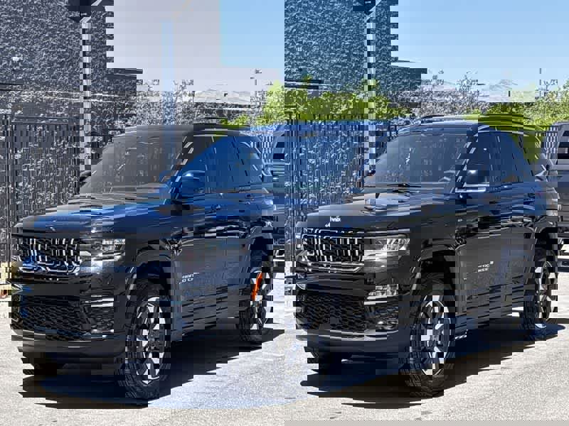 New 2025 Jeep Grand Cherokee Limited 4xe w/ Trailer Tow Package image 4