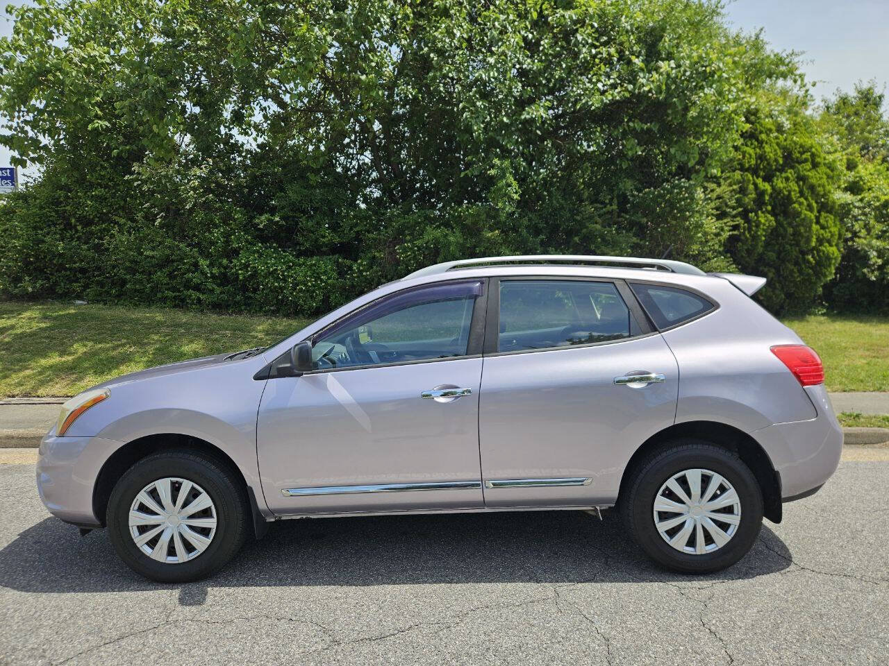 Used 2015 Nissan Rogue S w/ Convenience Package FWD image 2