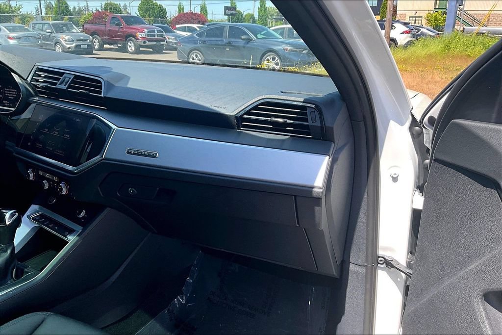 Used 2021 Audi Q3 2.0T Premium w/ Convenience Package AWD/4WD image 19