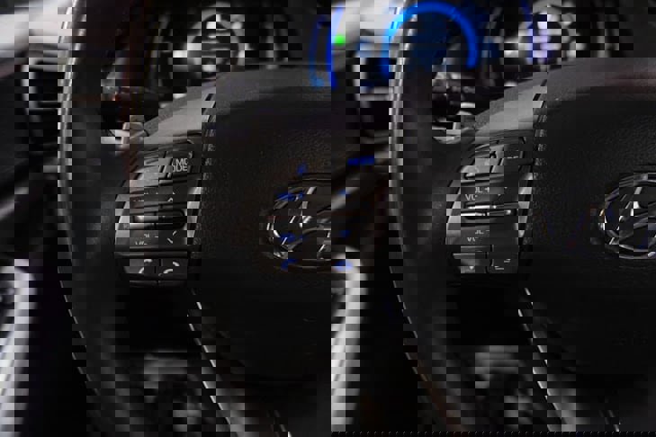 Used 2020 Hyundai Ioniq Limited image 38