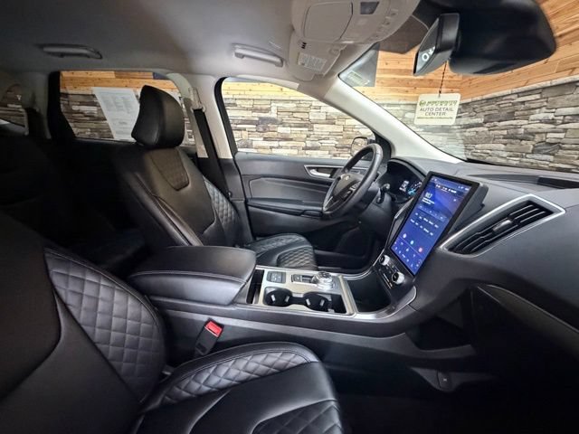 Used 2023 Ford Edge Titanium AWD/4WD image 17