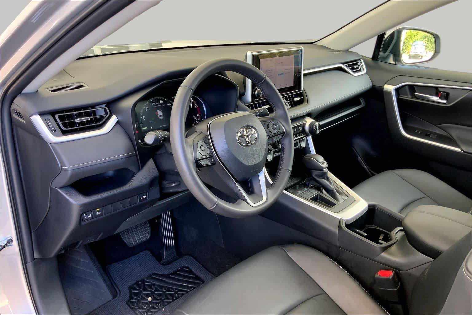 Used 2023 Toyota RAV4 XLE Premium FWD image 18