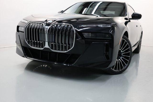 Used 2024 BMW 760i xDrive w/ Executive Package image 57