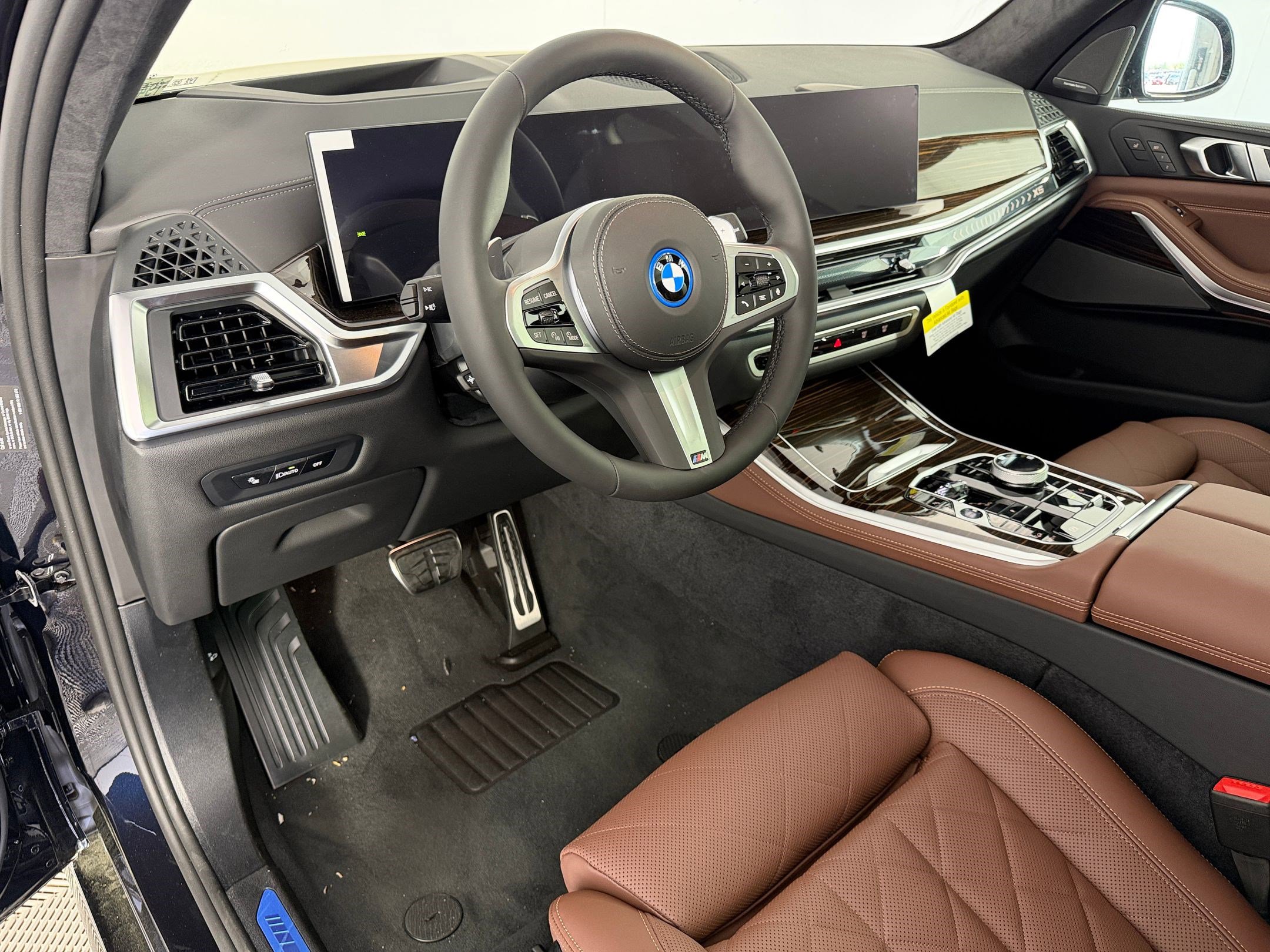 New 2026 BMW X5 xDrive50e w/ Executive Package image 4