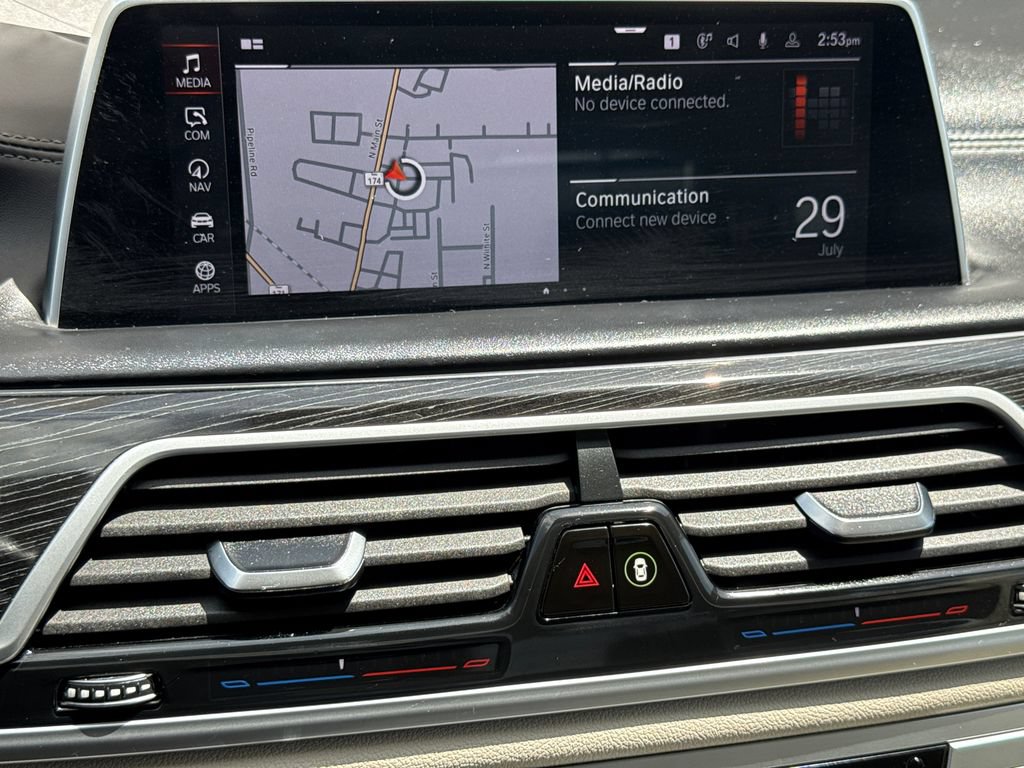 Used 2022 BMW 750Li xDrive AWD/4WD image 27
