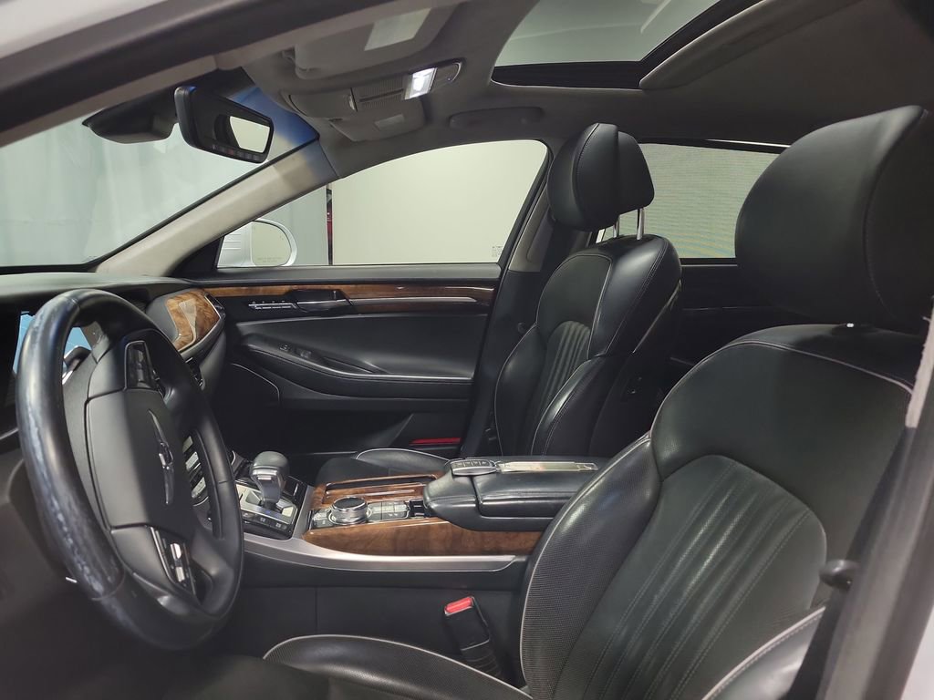 Used 2017 Genesis G90 3.3T Premium RWD image 12