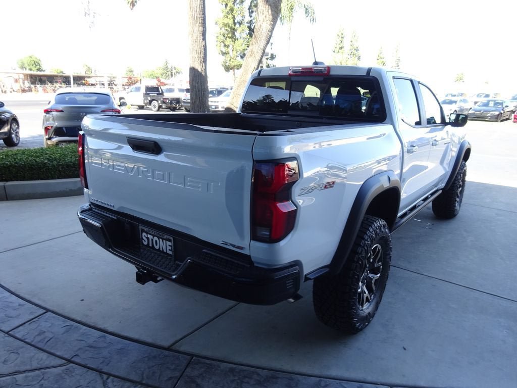 New 2026 Chevrolet Colorado ZR2 w/ Technology Package AWD/4WD image 8
