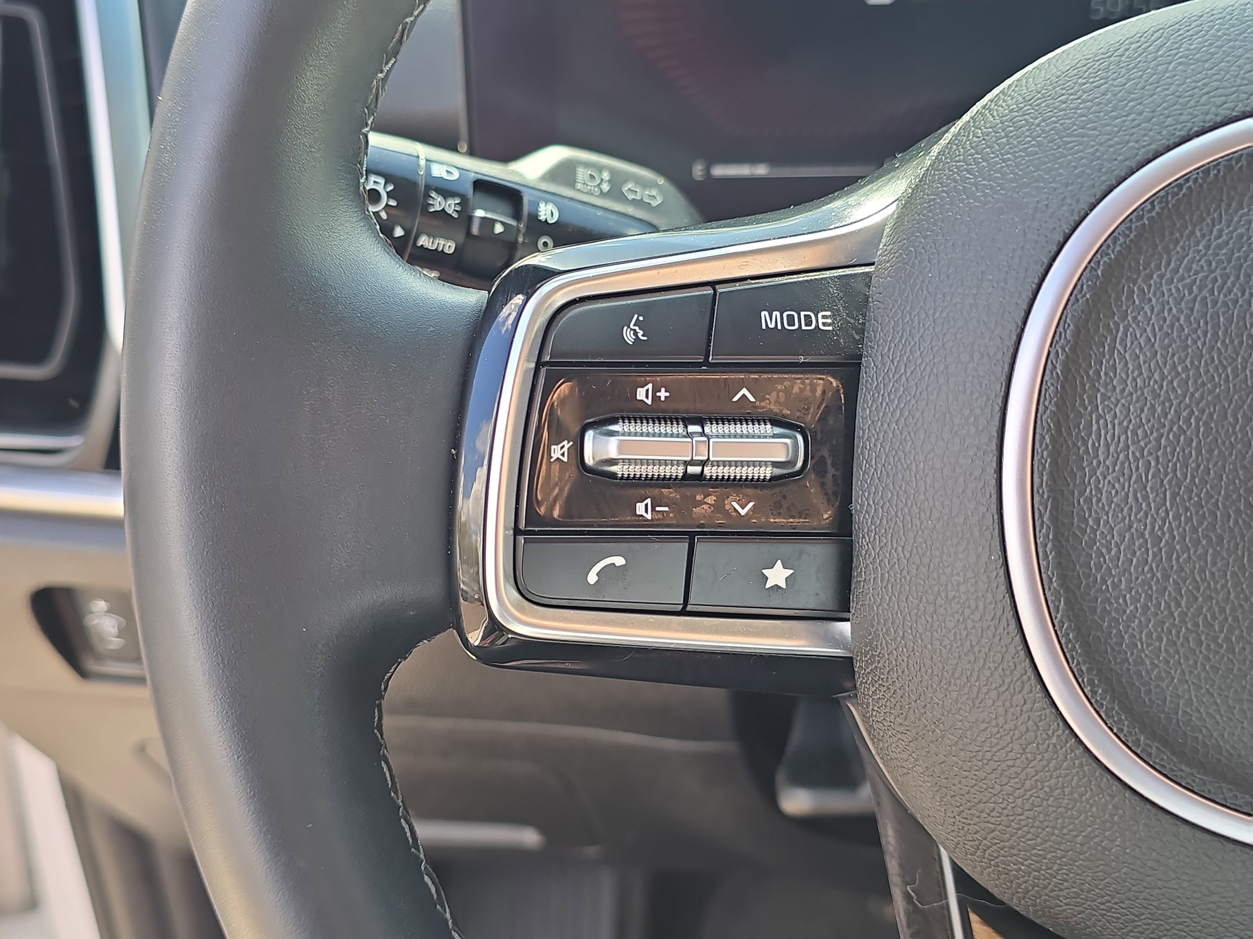 Used 2025 Kia Sorento EX w/ Panoramic Sunroof Package image 31