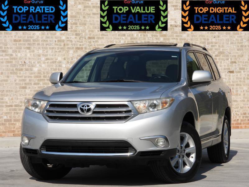 Used 2012 Toyota Highlander SE w/ Tow Pkg FWD image 2