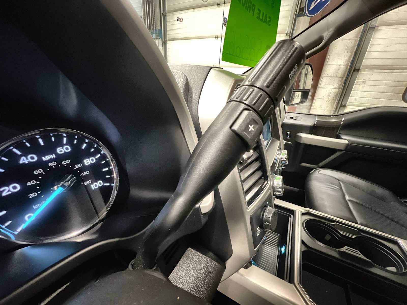 Used 2020 Ford F250 Lariat w/ Chrome Package image 21