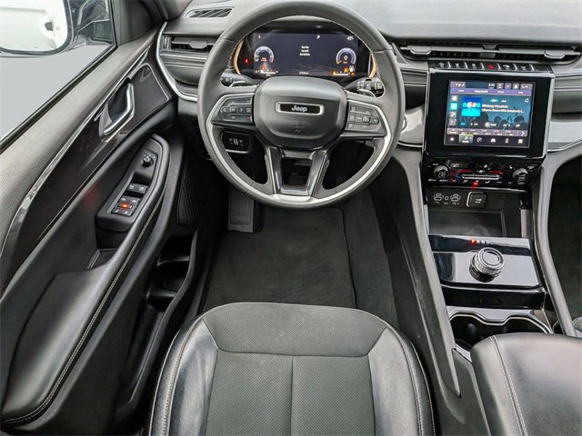 Used 2023 Jeep Grand Cherokee Altitude image 18