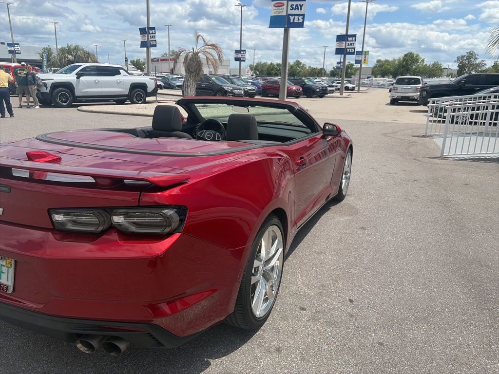 Used 2021 Chevrolet Camaro LT w/ Wild Cherry Design Package 1 RWD image 5