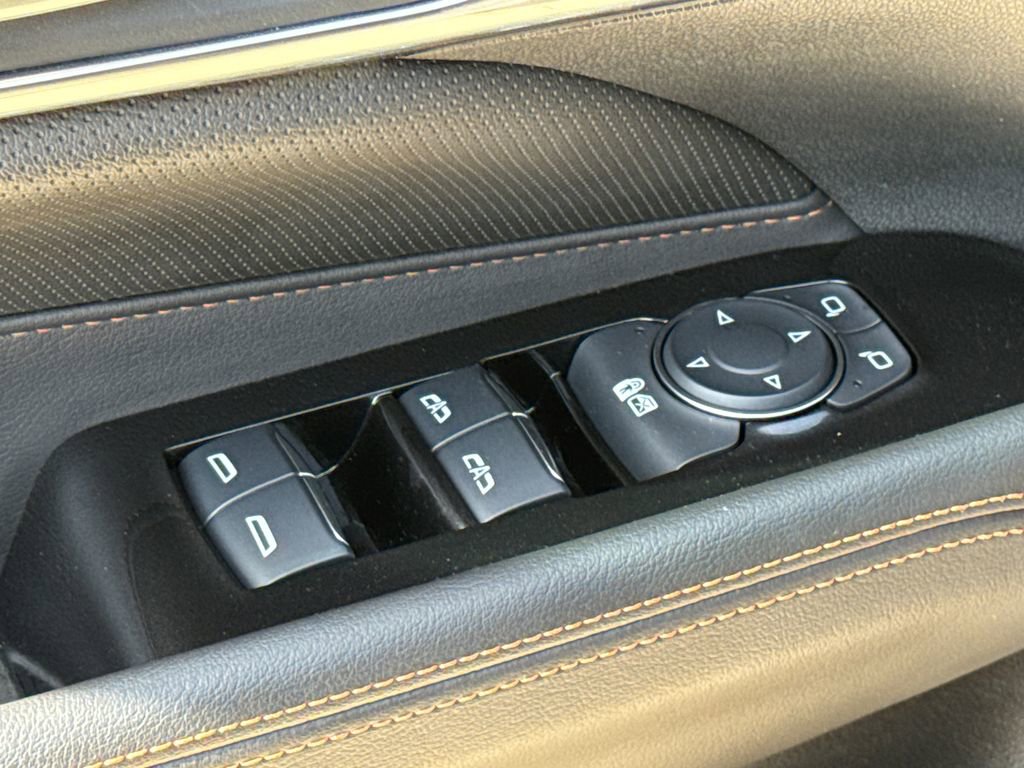 Used 2025 Cadillac CT4 V image 19