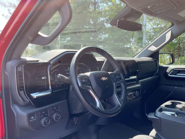 Used 2025 Chevrolet Silverado 1500 LT AWD/4WD image 9