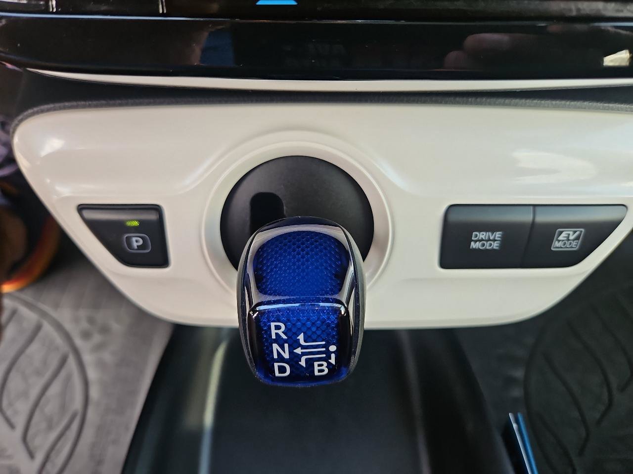 Used 2018 Toyota Prius Two w/ Prius Two Safety Plus Package FWD image 32