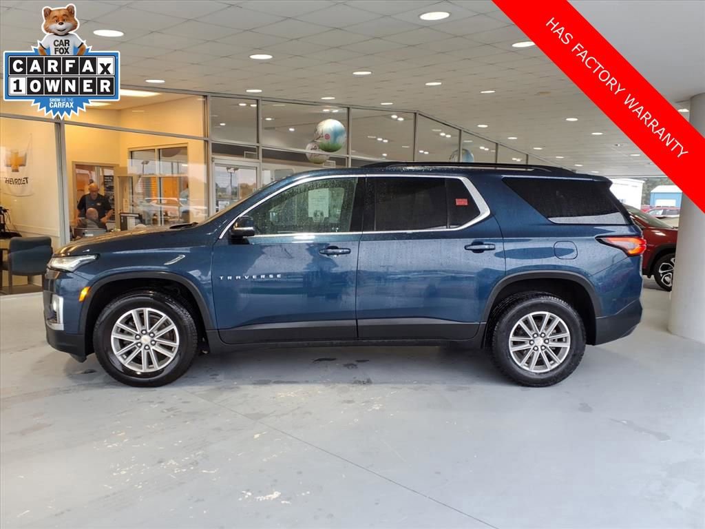 Used 2023 Chevrolet Traverse LT image 2